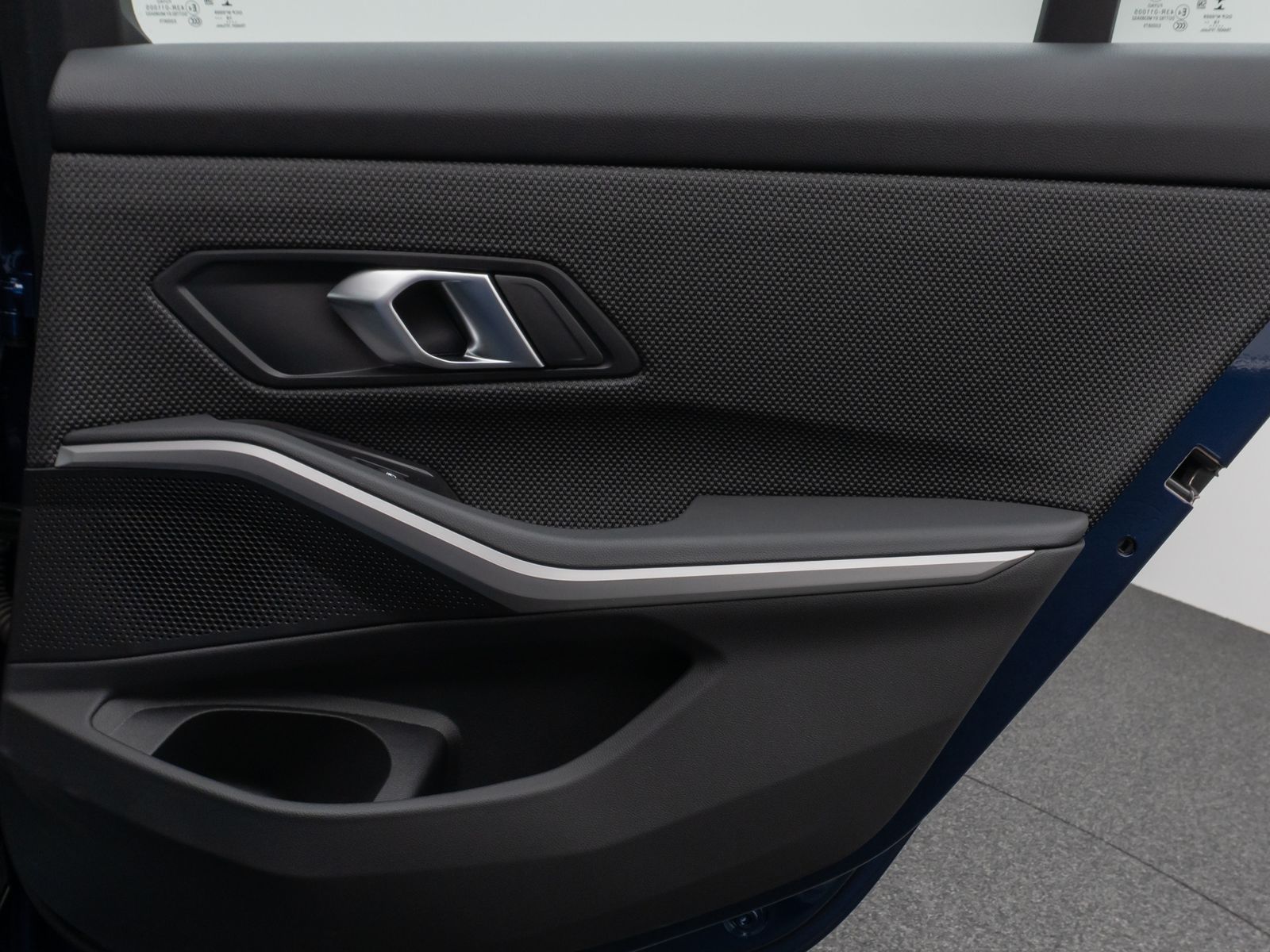 Fahrzeugabbildung BMW 330e  CockPitPro PDC Alarm Geschwindigkeitsreg