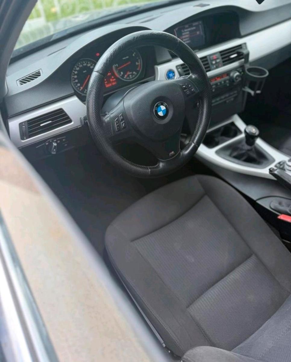 BMW 330 2012 — rear view