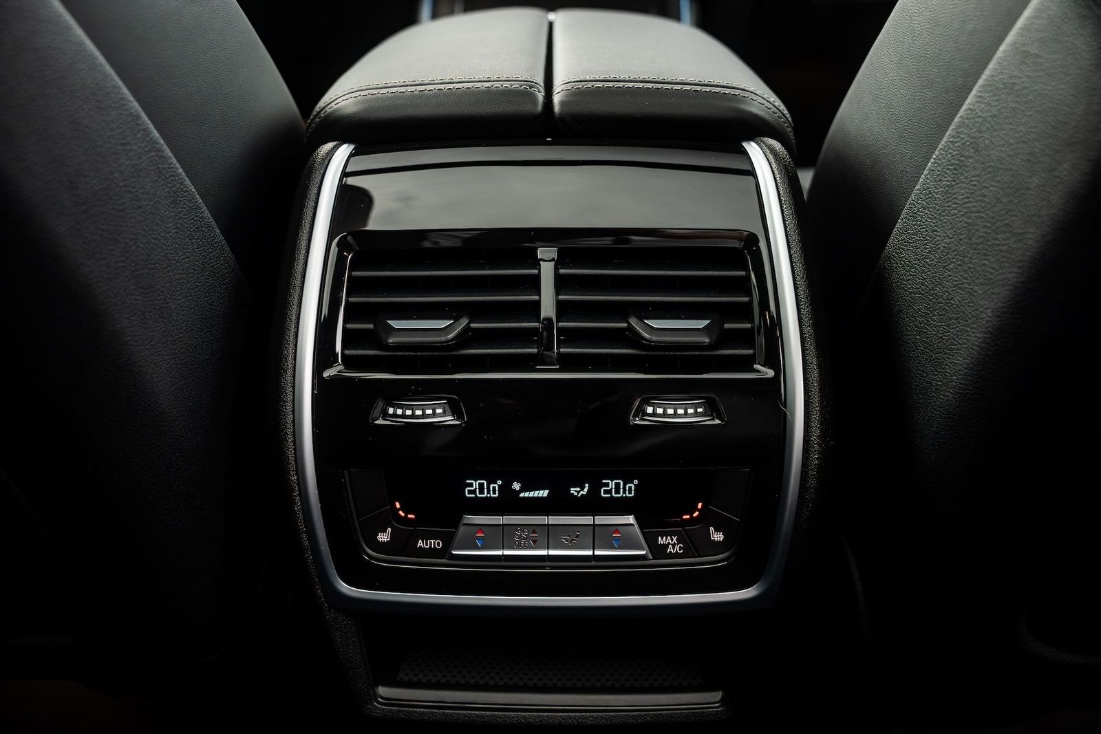 Fahrzeugabbildung BMW X5 40d xD M-SPORT PRO|AHK|MASSAGE|LIFT|CARBON