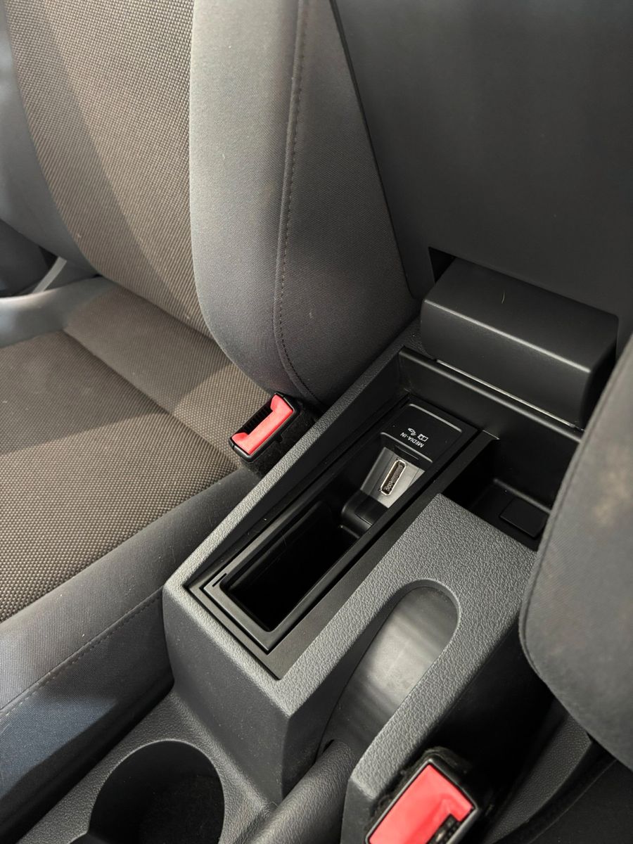 Fahrzeugabbildung Volkswagen Caddy 1.6D Kombi Maxi Trendline AHK/7-SITZER/PDC