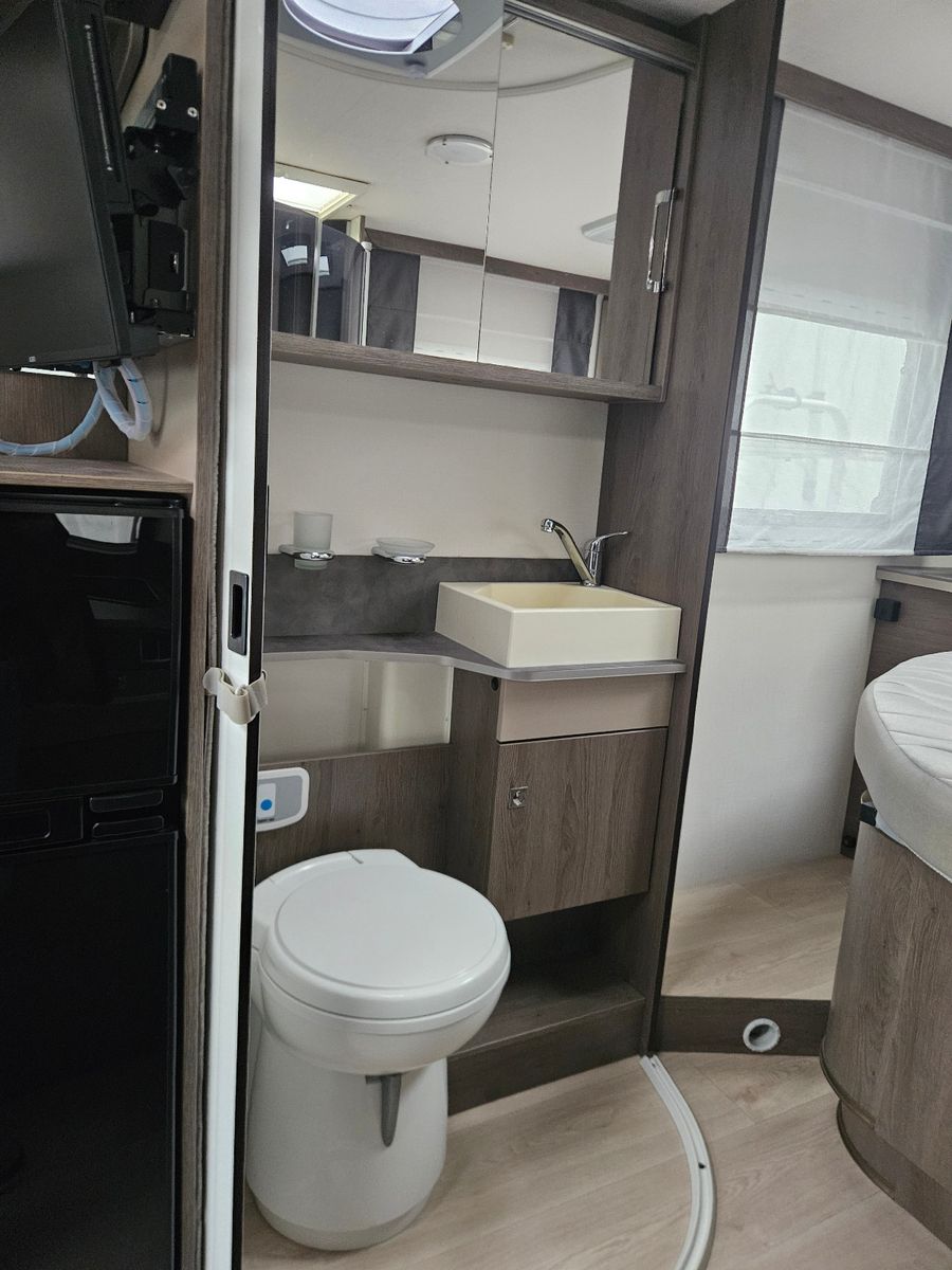 Fahrzeugabbildung Challenger Graphite 288 *Top Zustand und Ausstattung*