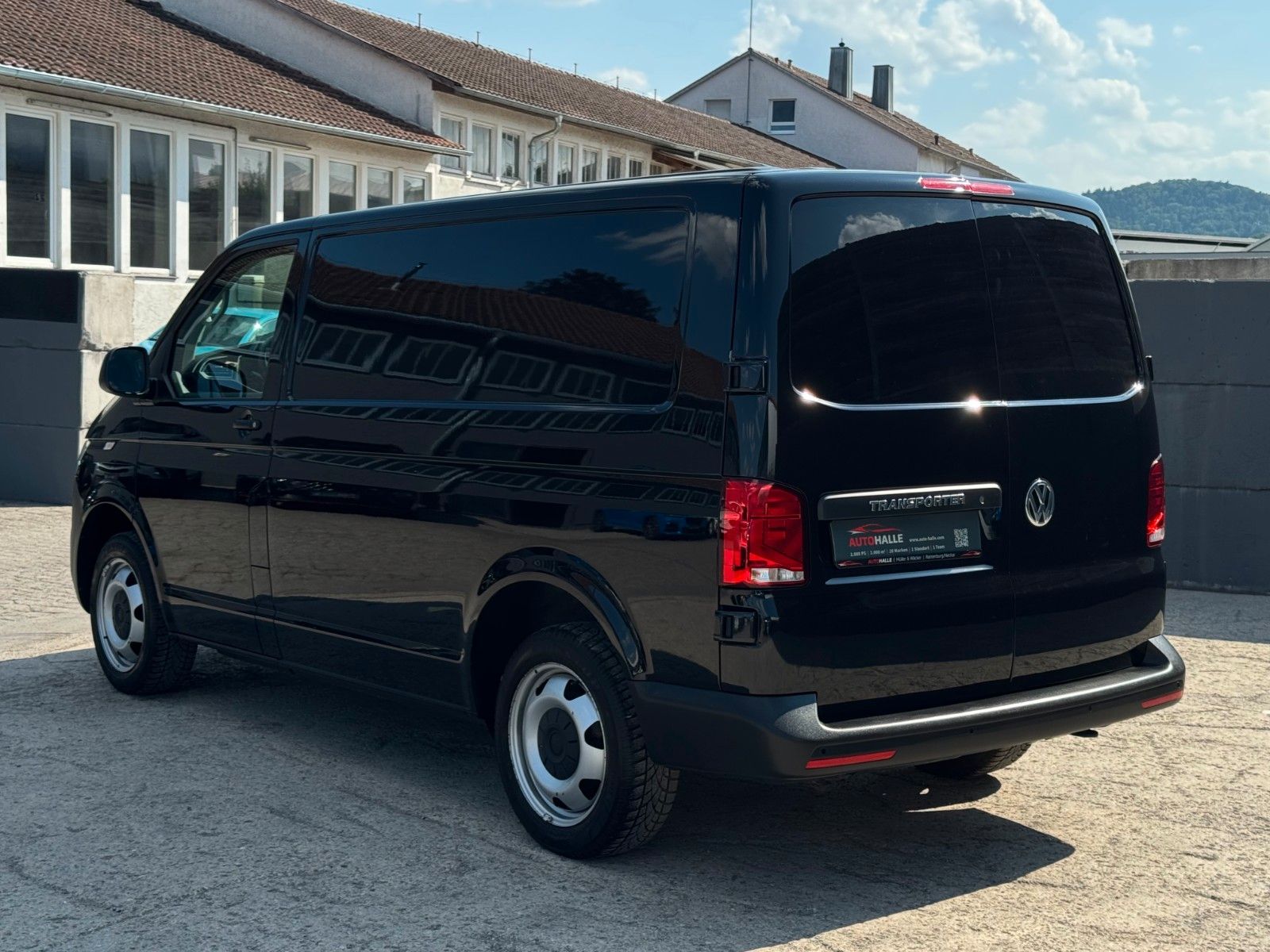 Fahrzeugabbildung Volkswagen T6.1 Transporter Kurz 2.0 TDI DSG CarPlay Navi