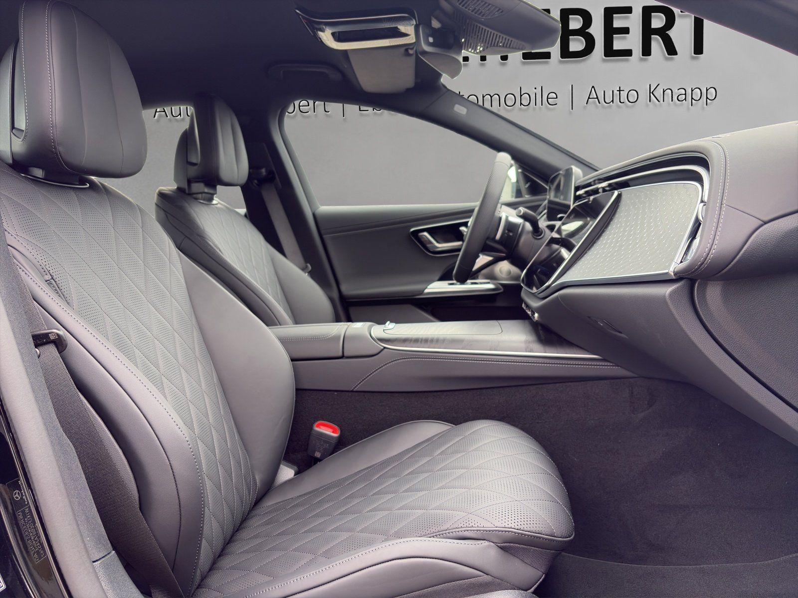 Fahrzeugabbildung Mercedes-Benz E 220 d  AMG+ 360° DIGITAL Distro Burme4D SitzKl