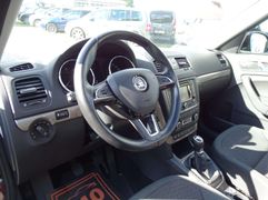 Fahrzeugabbildung Skoda Yeti Panorama AHK PDC NAVI
