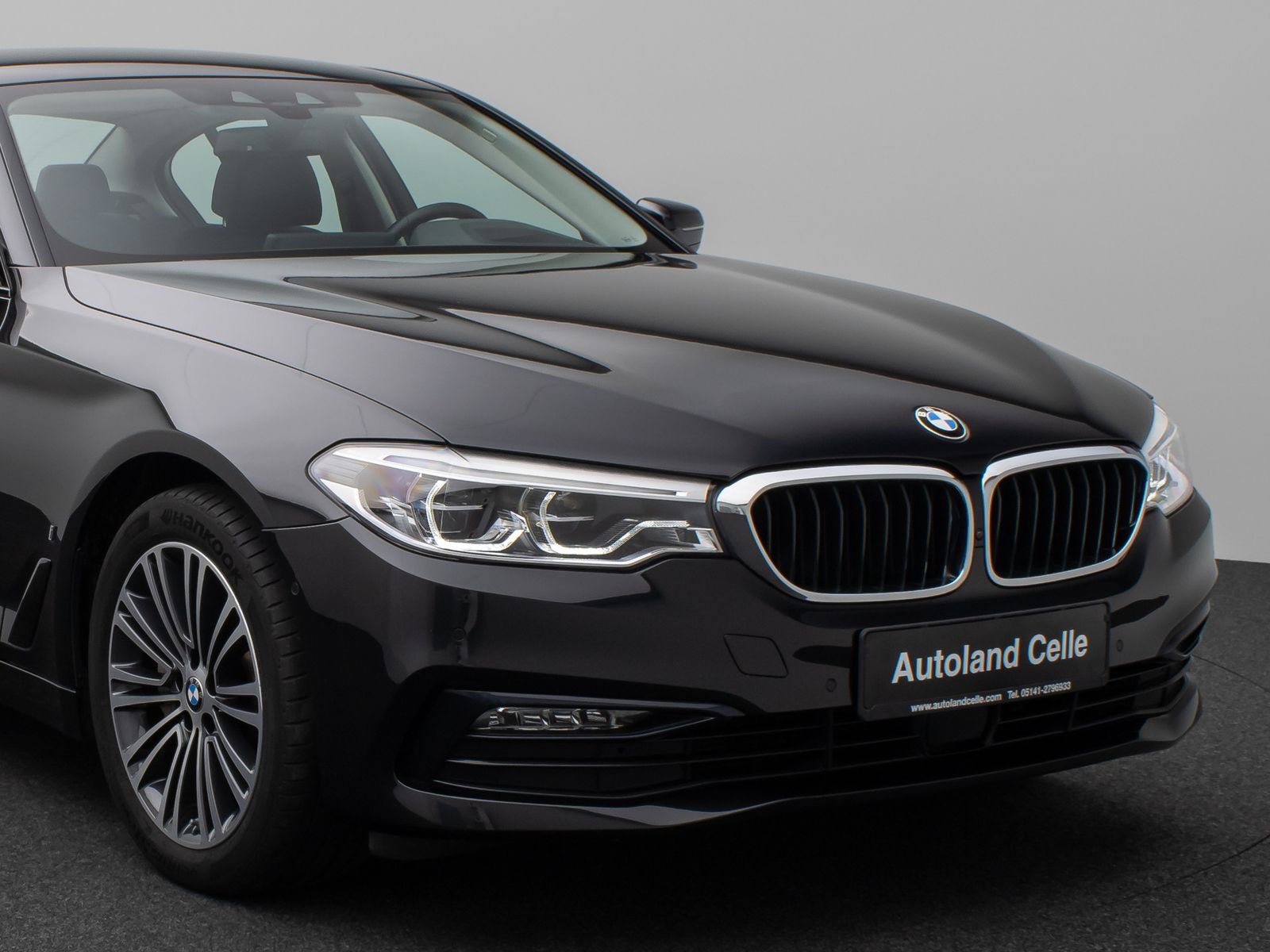 Fahrzeugabbildung BMW 530e iP Sport Line 360°HUD HiFi SoftCl Komfort