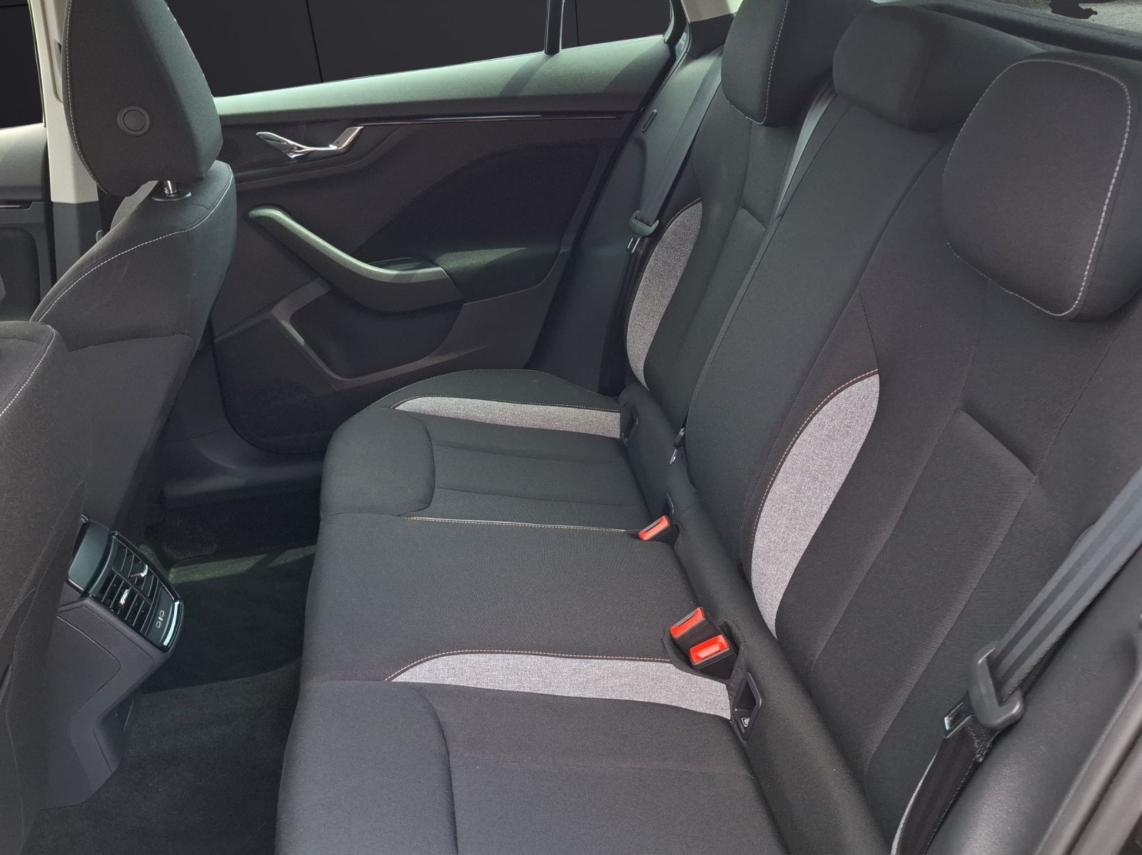 Fahrzeugabbildung SKODA Scala TSI Selection Matrix APP SHZ GRA RFK DAB L