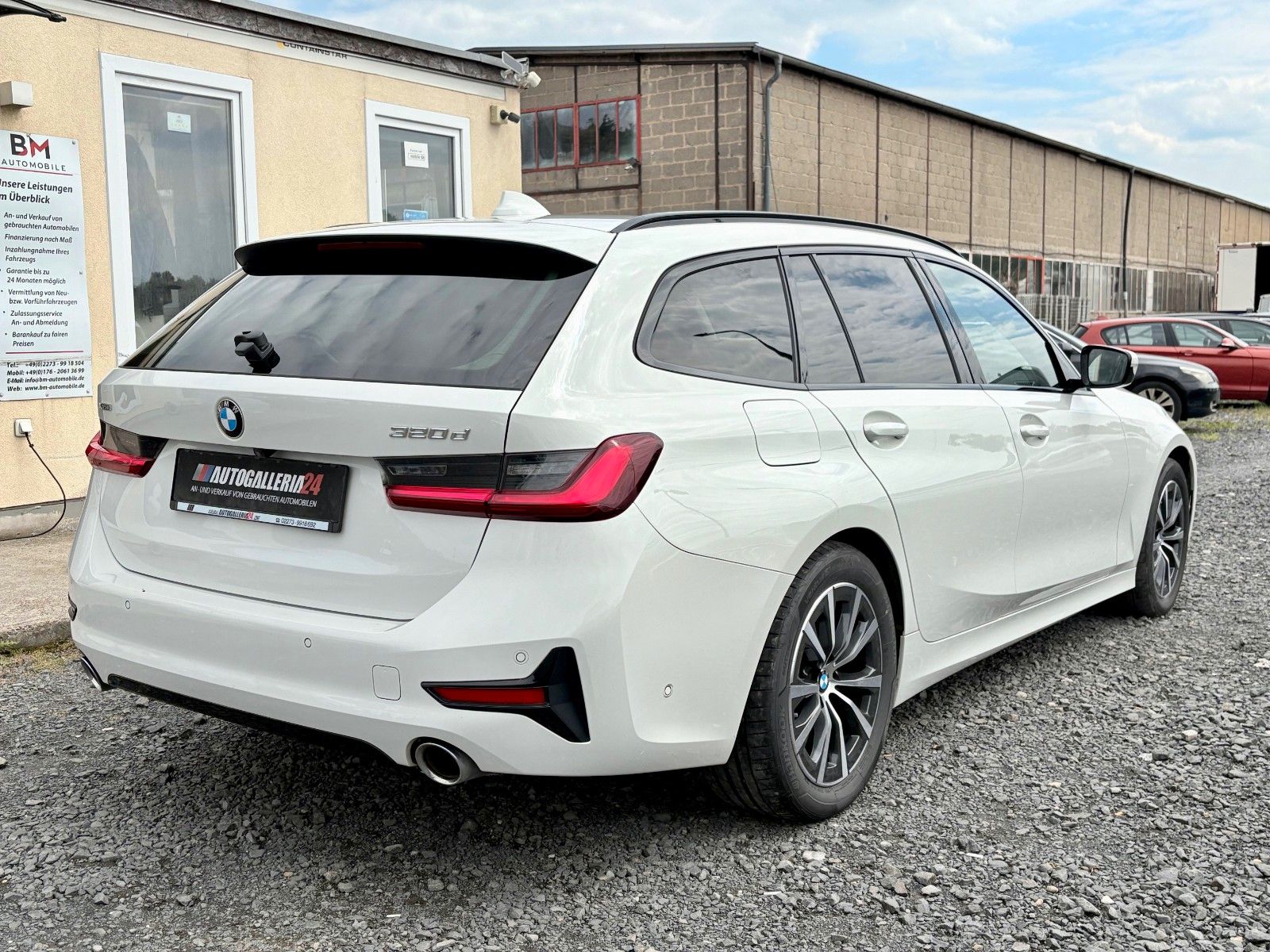 Fahrzeugabbildung BMW 320d xDrive SPORT LINE Navi Laser Standhz Leder