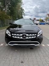 Mercedes-Benz GLA 180 Sport Utility Vehicle - Mercedes-Benz GLA 180 in Dortmund