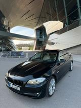 BMW 528i - - BMW 528 mit Benzin-Antrieb: Limousine, Automatik
