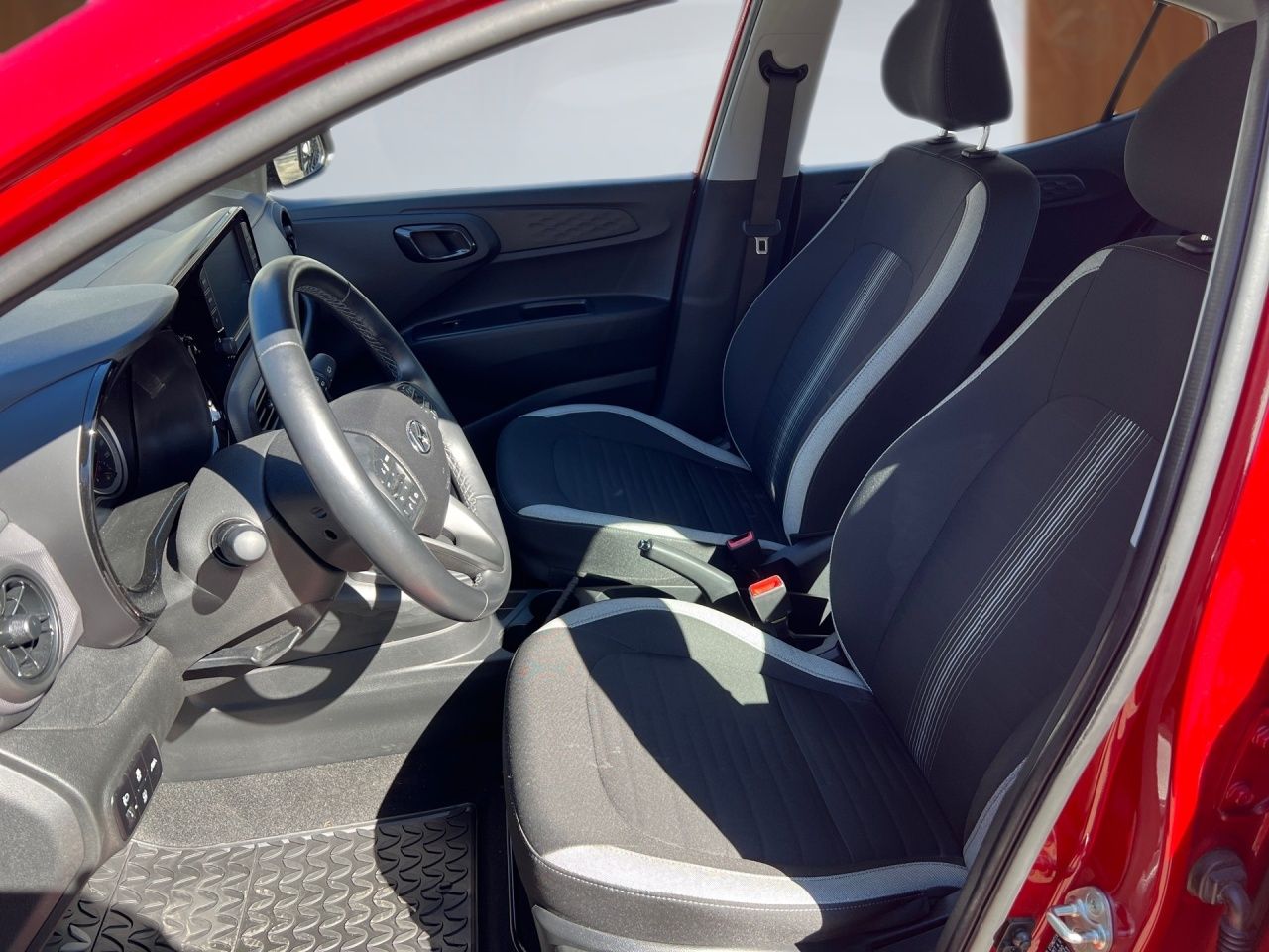 Fahrzeugabbildung Hyundai i10 1.2 Aut. TREND TOUCH*SHZ*CARPLAY*KLIMA*LM*TE