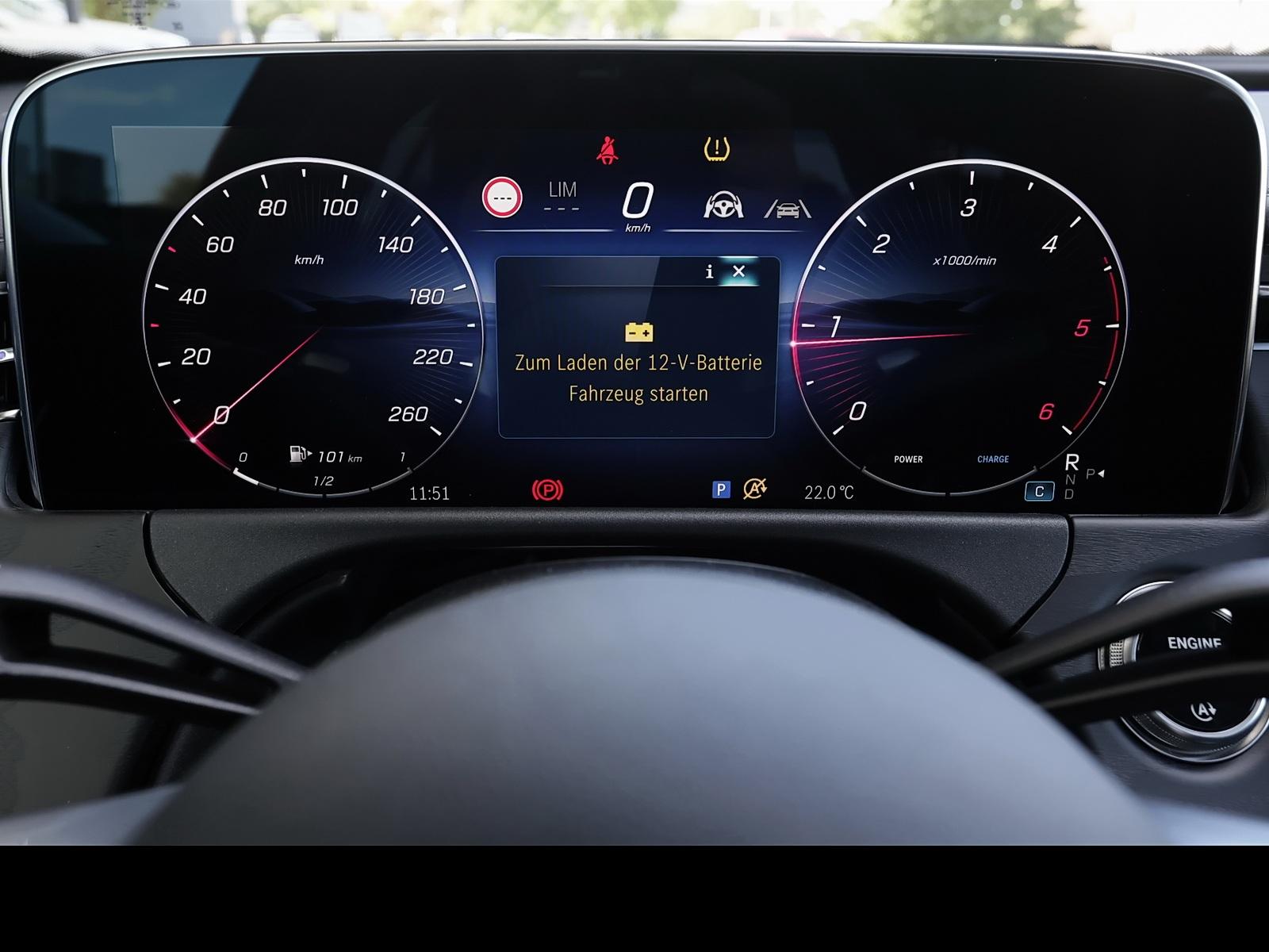 Mercedes-Benz E 220 d 4M AMG MBUX+DIG-LED+360°+AHK+Pano+Distro