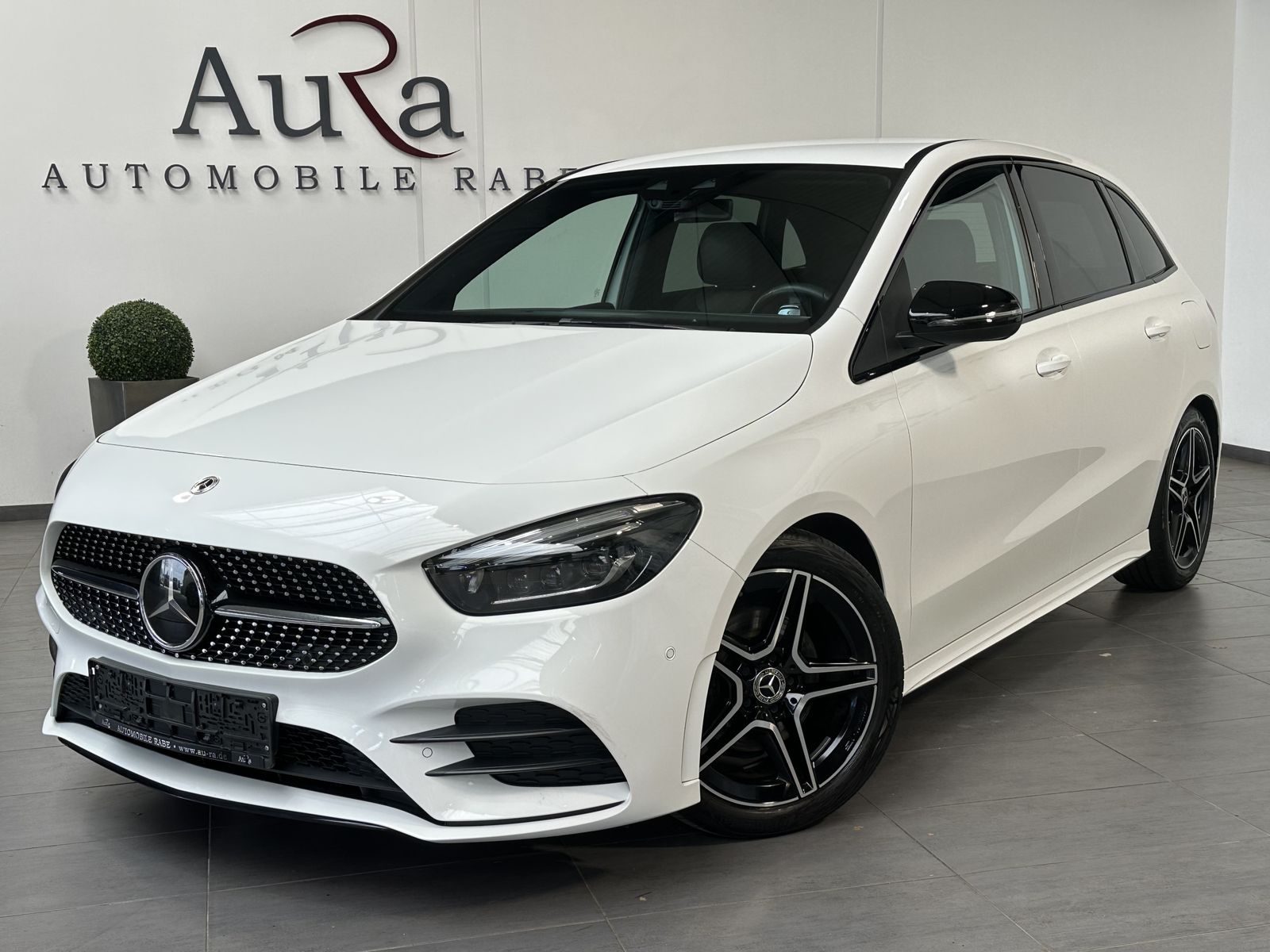 Fahrzeugabbildung Mercedes-Benz B 200 AMG-Line NAV+LED+ACC+SHZ+VCOCK+NIGHT+SOUND