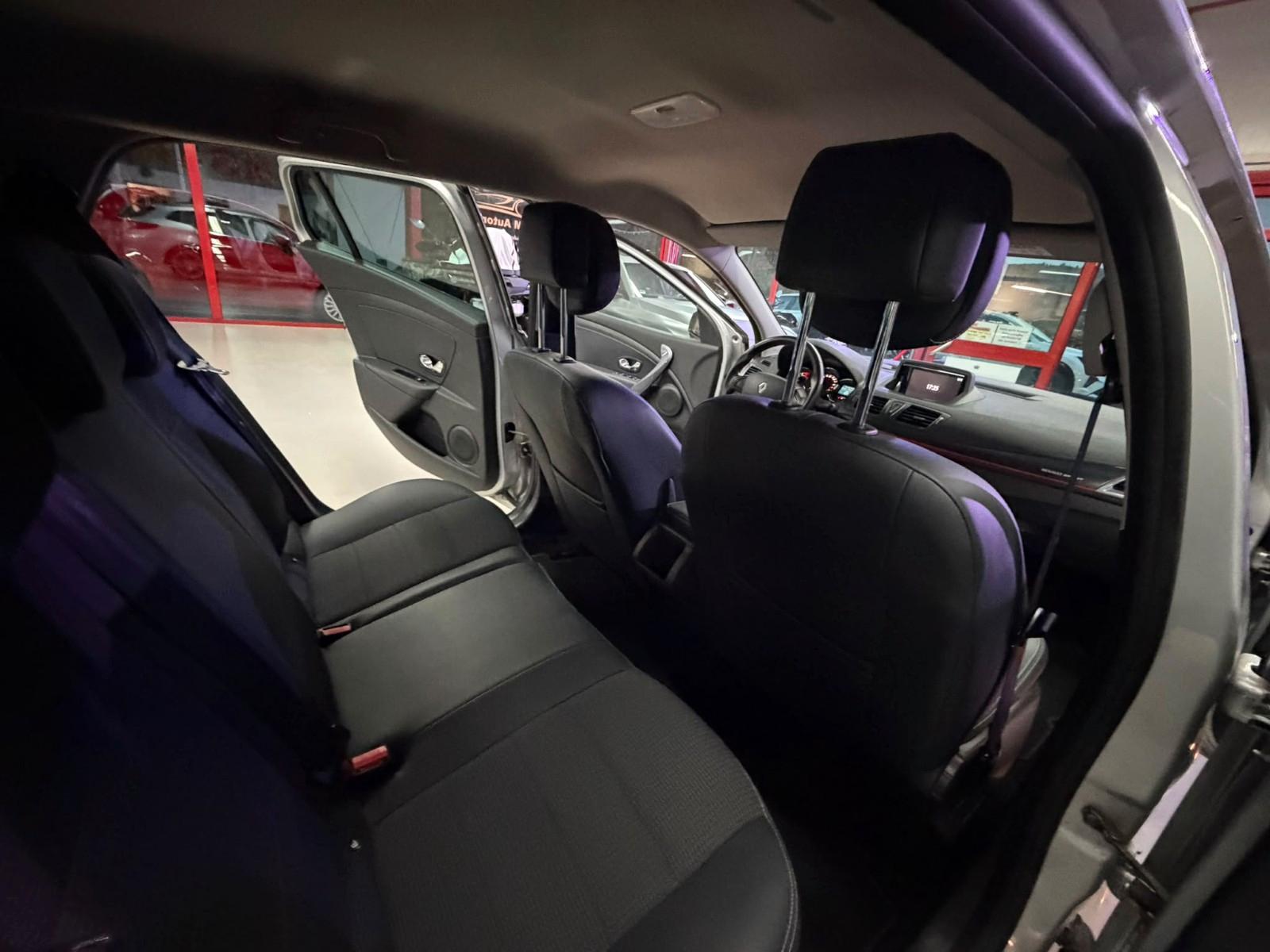 Renault Megane 2015 — photo 20