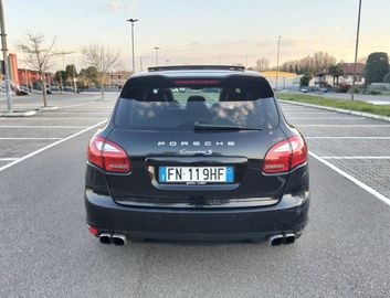 Porsche Cayenne - 5