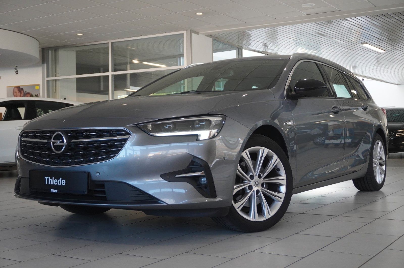 Fahrzeugabbildung Opel Insignia B ST 2.0D ELEGANCE NAVI/LED/KAMERA/DAB+
