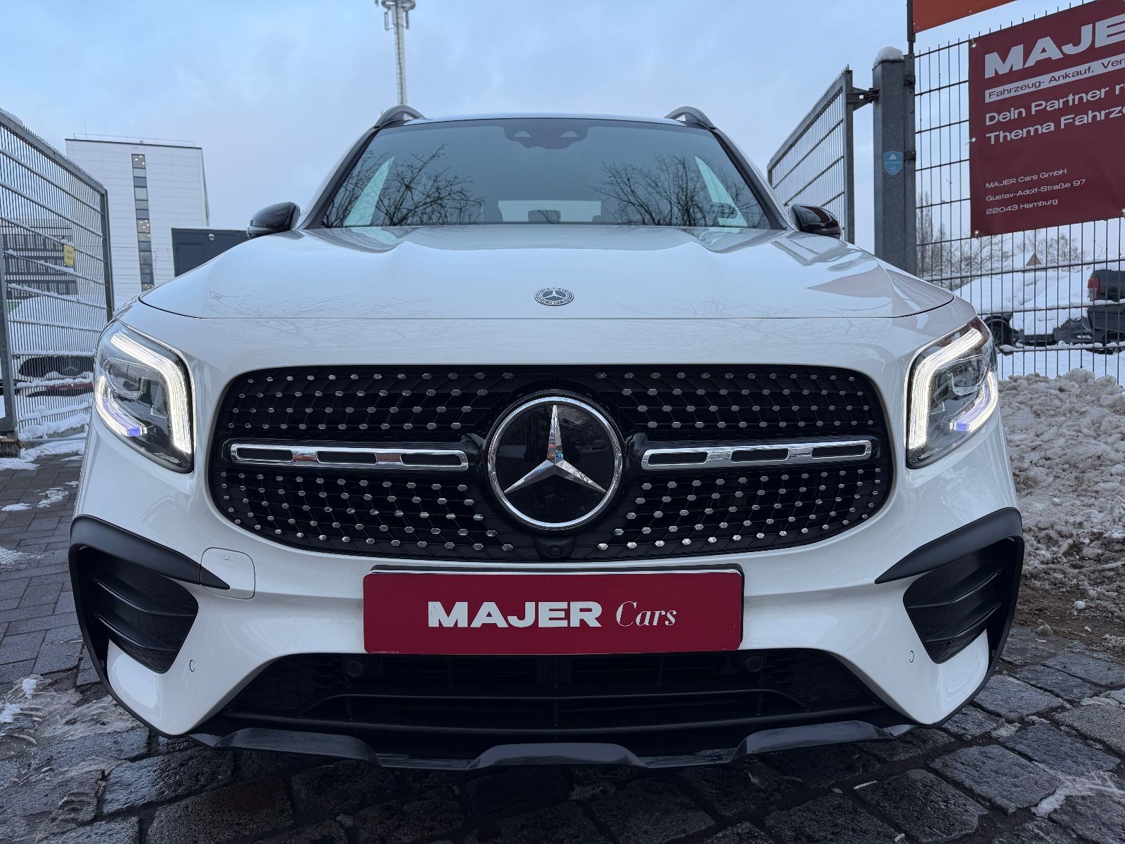 Fahrzeugabbildung Mercedes-Benz GLB 250 AMG 4Matic*PANO*MEMO*MULTIBEAM*360°KAM