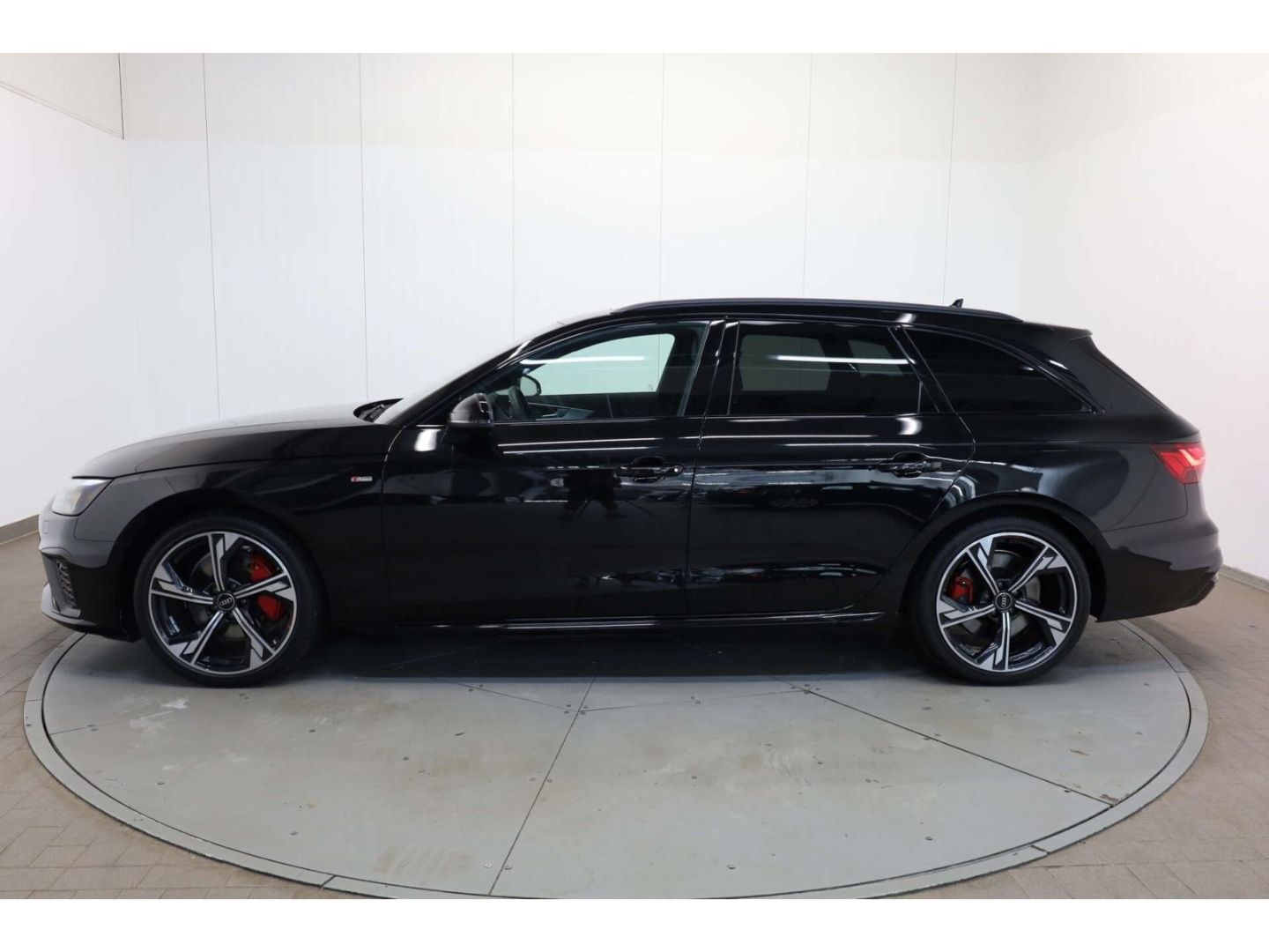 Audi A4 Avant 45 TFSI quattro S line competition plus foto 5