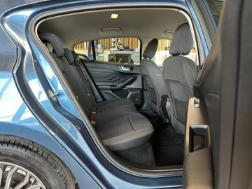Ford Focus Lim. Titanium *Navi*AHK*LED*