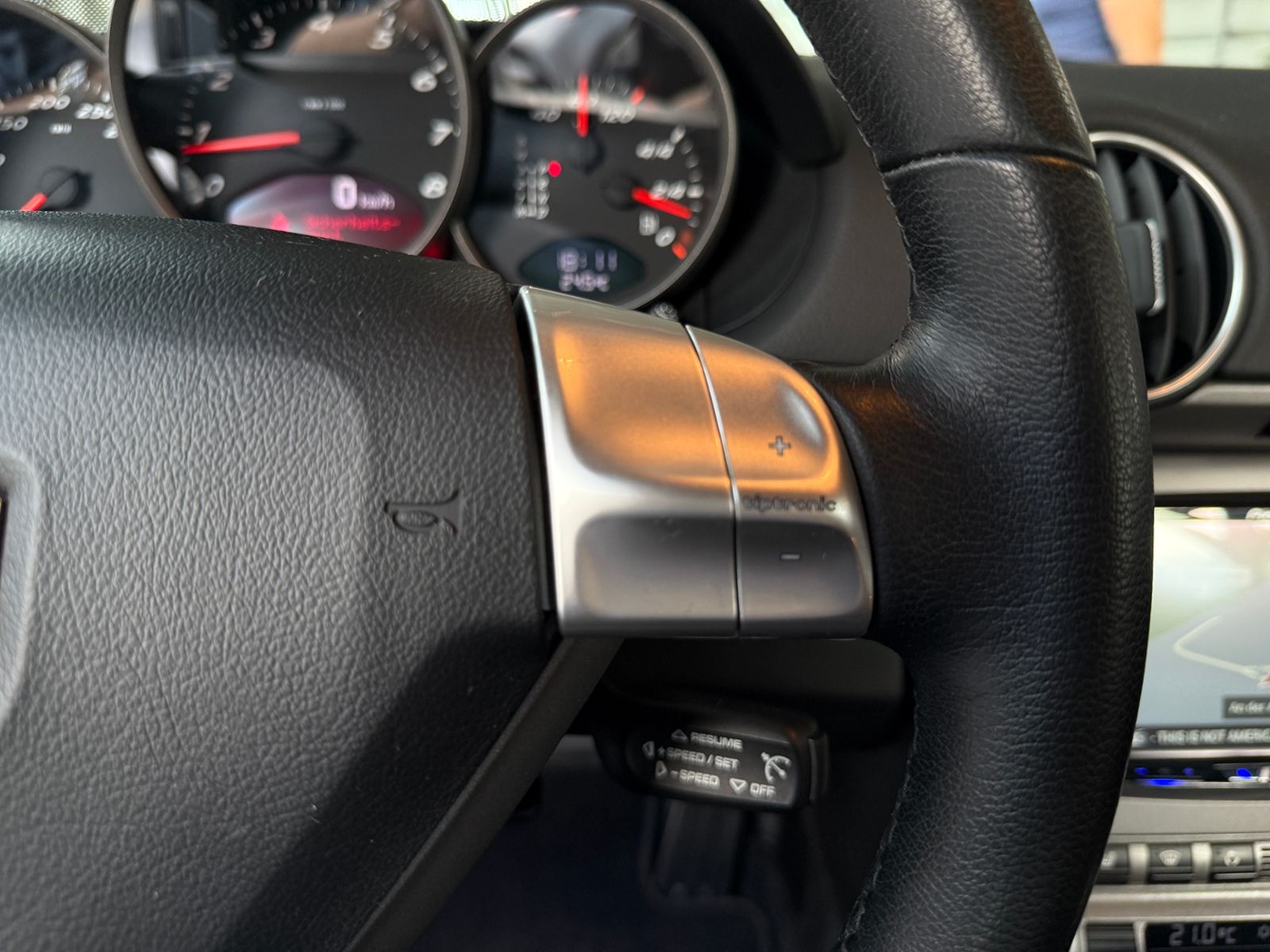 Fahrzeugabbildung Porsche Cayman RFK XENON NAVI ALU