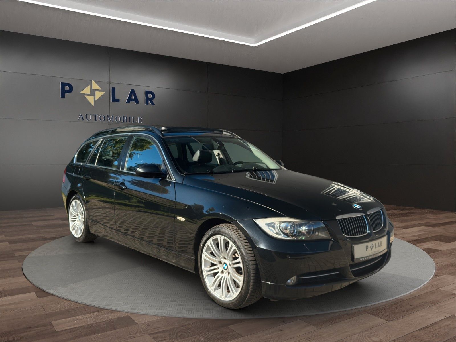 Fahrzeugabbildung BMW 335i Touring xDrive *Pano*Xenon*Elektr.Sitze