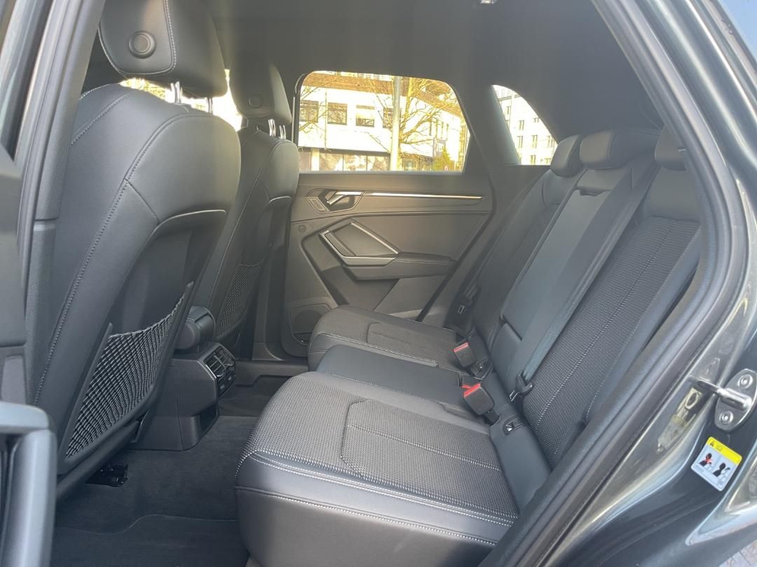 Fahrzeugabbildung Audi Q3 SUV S line Q3 35 TFSI S-tronic 2x AHK Pano So