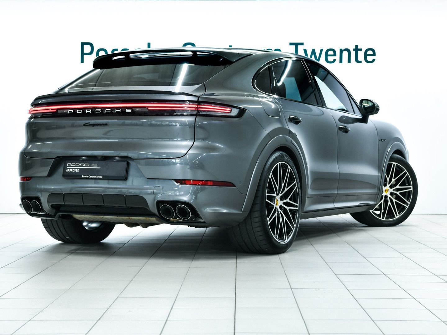 Porsche Cayenne E-Hybrid Coupé SportDesign imagem 3