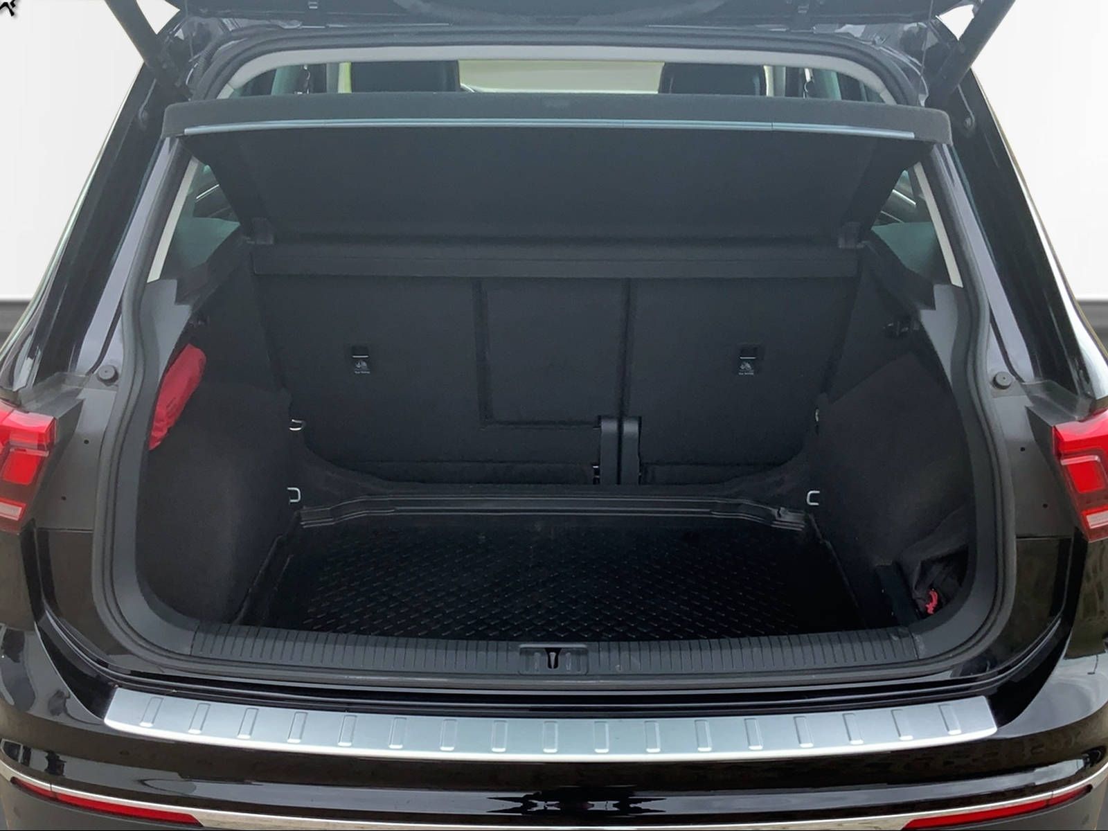 Tiguan 2.0 TDI Life NAV,AHK,SHZ,LED,RFK.