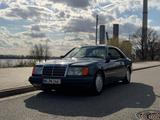 Mercedes-Benz W124 230CE kein Rost.Aut.Schiebedach.TÜV neu. - schwarze Mercedes-Benz E 230