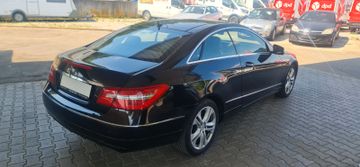 Mercedes E 220 - 4