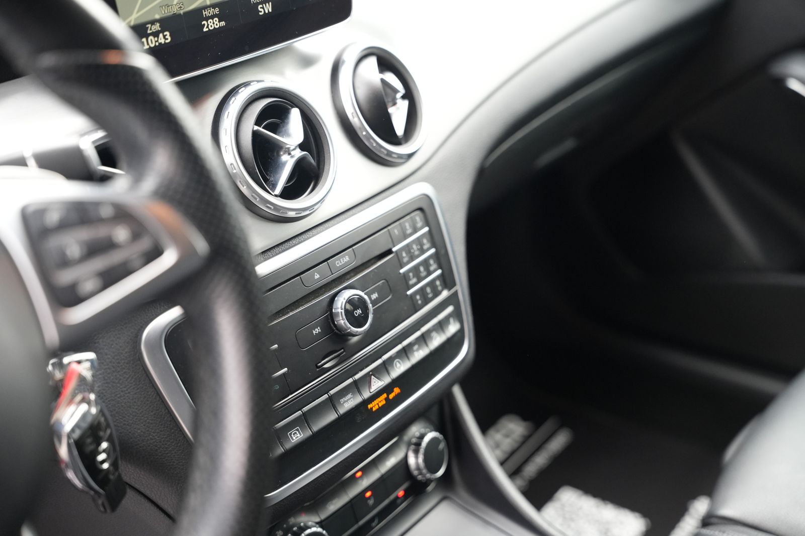 Fahrzeugabbildung Mercedes-Benz GLA 220 CDI 4Matic *AMG*SHZ*Navigation*