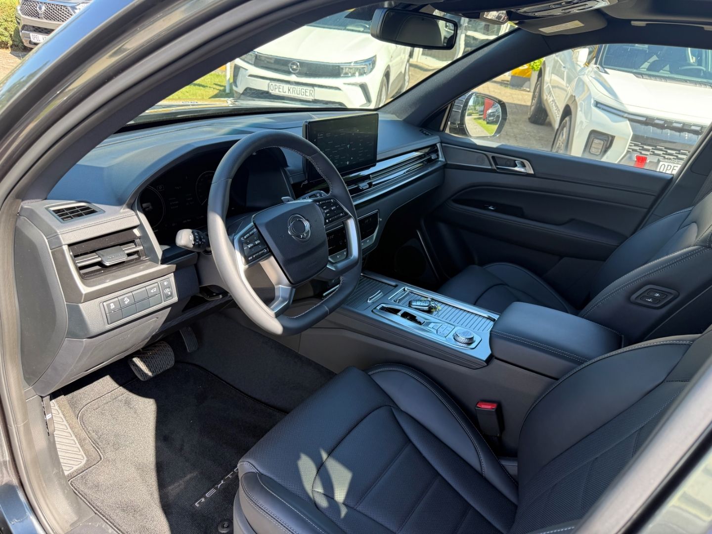 Fahrzeugabbildung KGM Rexton Lux 2.2 4WD Leder 360 Kamera