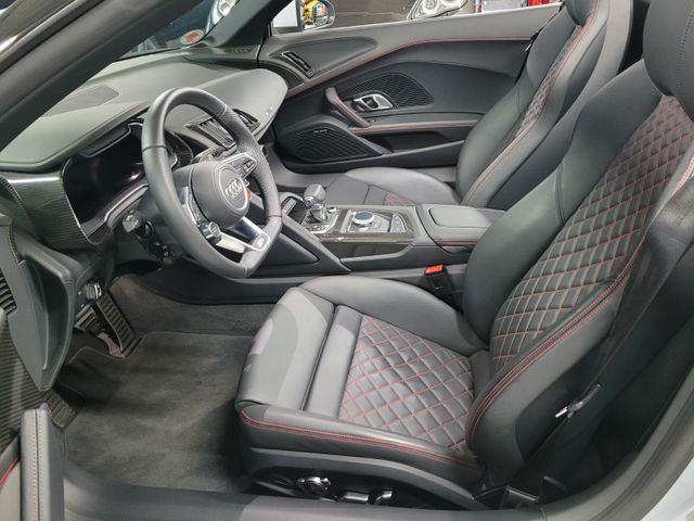 Fahrzeugabbildung Audi R8 5.2 FSI Spider/Full Carbon/Top Konfiguration