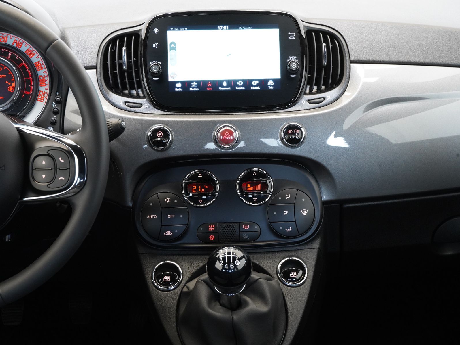 Fahrzeugabbildung Fiat 500 1.0 Mild Hybrid Lounge PDC/NAVI