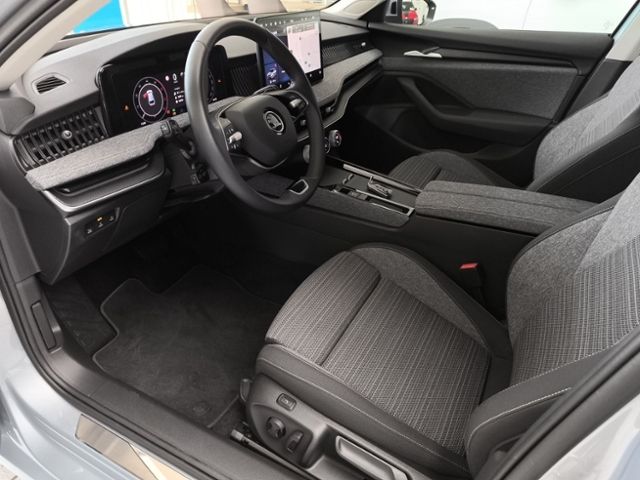 Fahrzeugabbildung SKODA Superb Combi 2.0 TDI DSG Selection AHK MATRIX NA