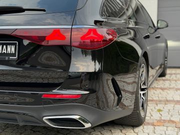 Mercedes E 220 - 12