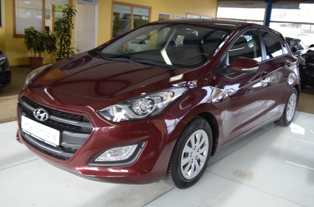 Hyundai i30 blue Trend KLIMAAUTO./ R-KAM / PDC / 1.HAND