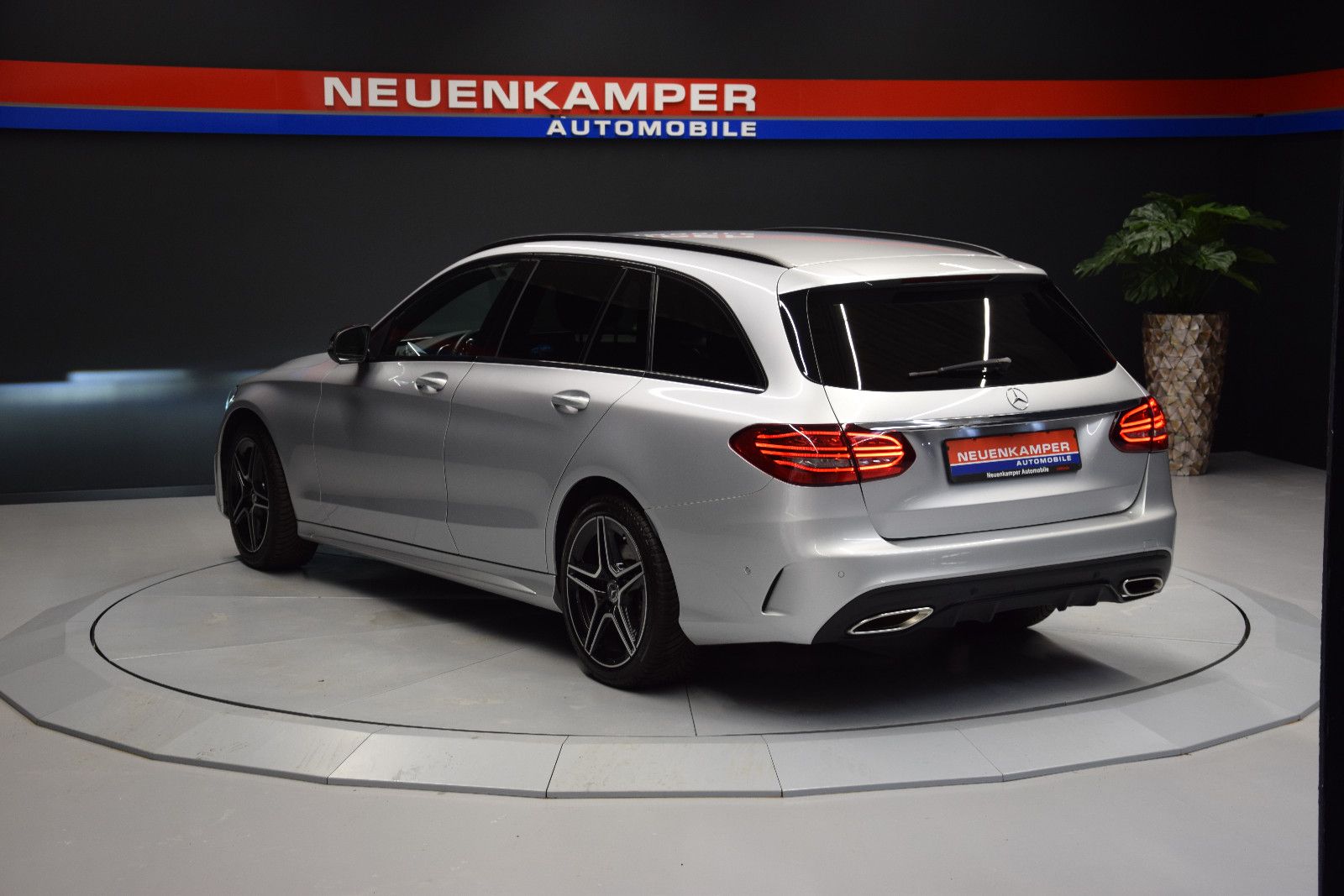 Fahrzeugabbildung Mercedes-Benz C 200 C T-Modell C 200 4Matic Vollleder ACC 360°