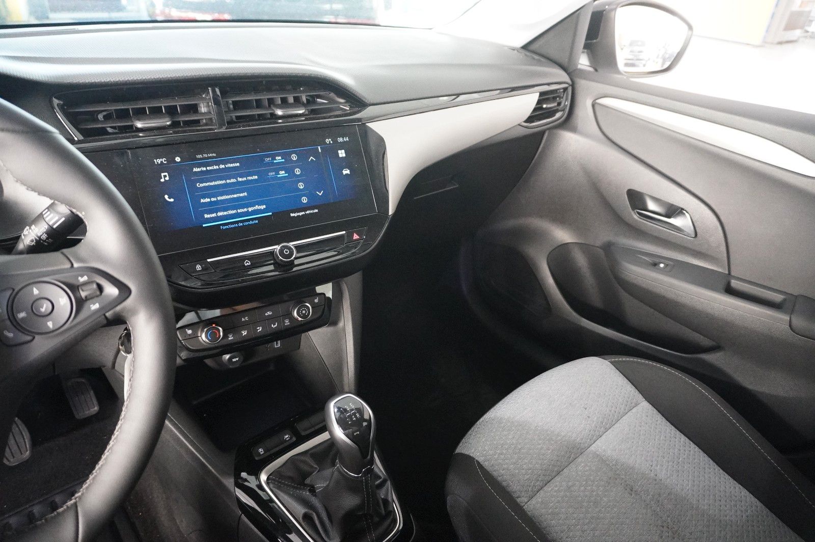 Fahrzeugabbildung Opel Corsa F 1.2 FACELIFT NAVI/LED/KAMERA/VIRTU./SHZ