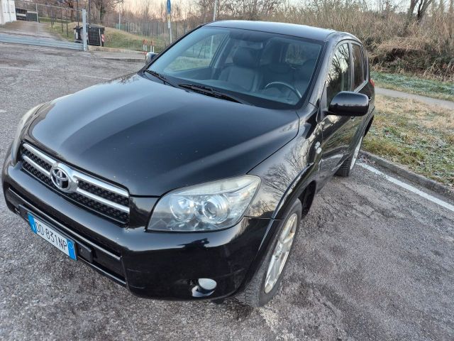 Toyota RAV 4 Crossover 2.2 D-4D Luxury - 2006