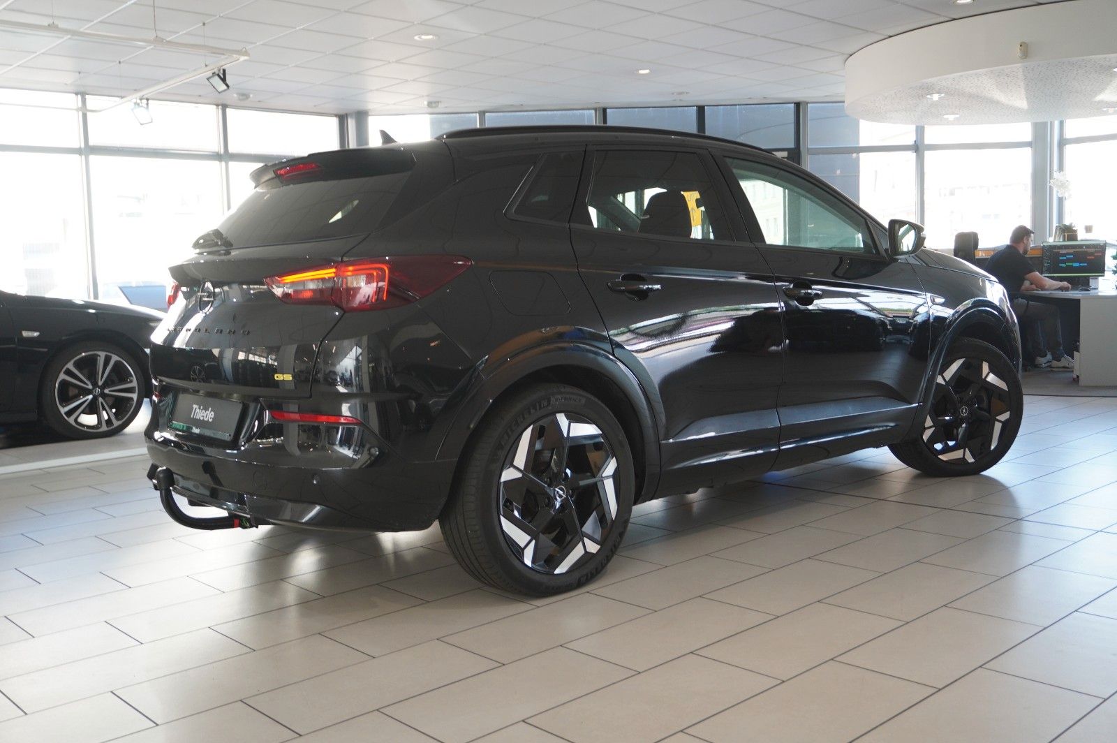 Fahrzeugabbildung Opel Grandland (X) 1.6T GSe HYBRID 4X4 NAVI/SPORT/AHK