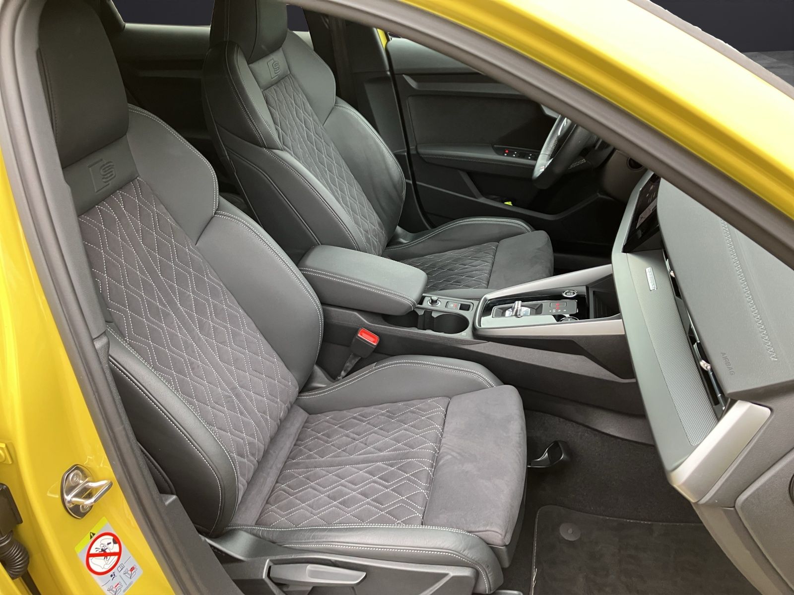 Fahrzeugabbildung Audi A3 Limousine 40 TDI quattro MATRIX NAVI STANDH K