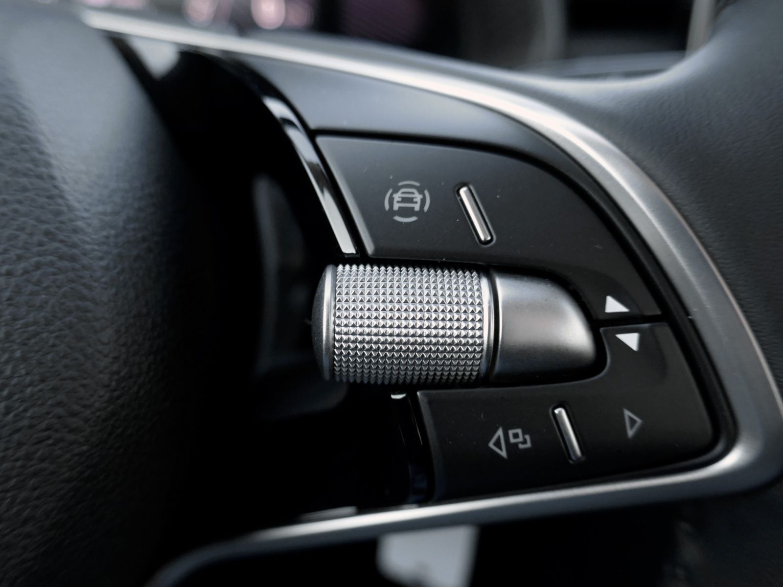 Fahrzeugabbildung SKODA Kamiq Essence 1.0 TSI DSG | LED PDC GRA App