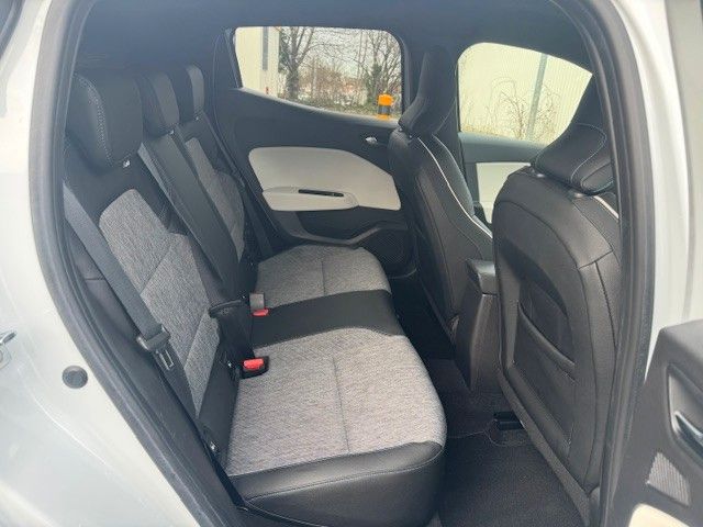 Fahrzeugabbildung Renault Clio E-TECH 140 Intens Navi+360Kamera+Lane