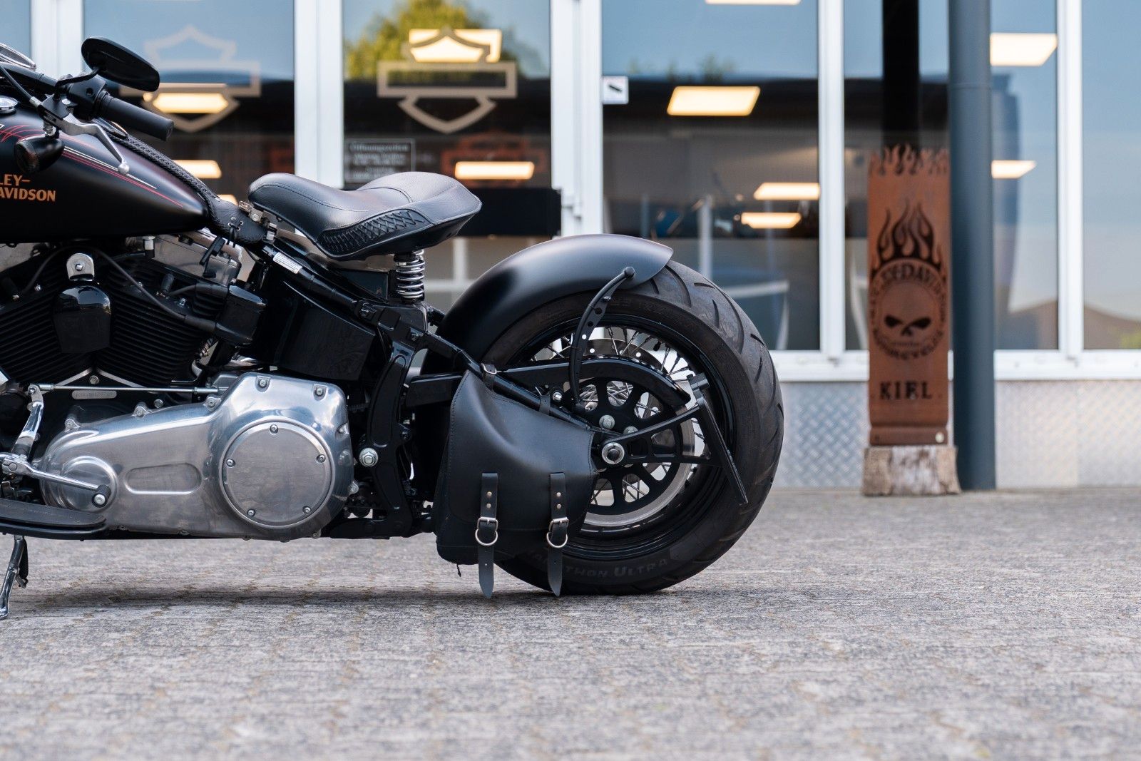 Fahrzeugabbildung Harley-Davidson FLSTSB Cross Bones 96 cui - Jekill - kurzes Heck