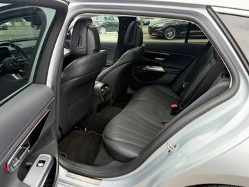 Mercedes E 220 - 12