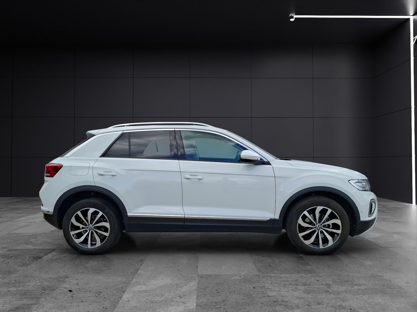 Fahrzeugabbildung Volkswagen T-Roc TSI Style DSG LED plus Navi AID ACC RFK SH