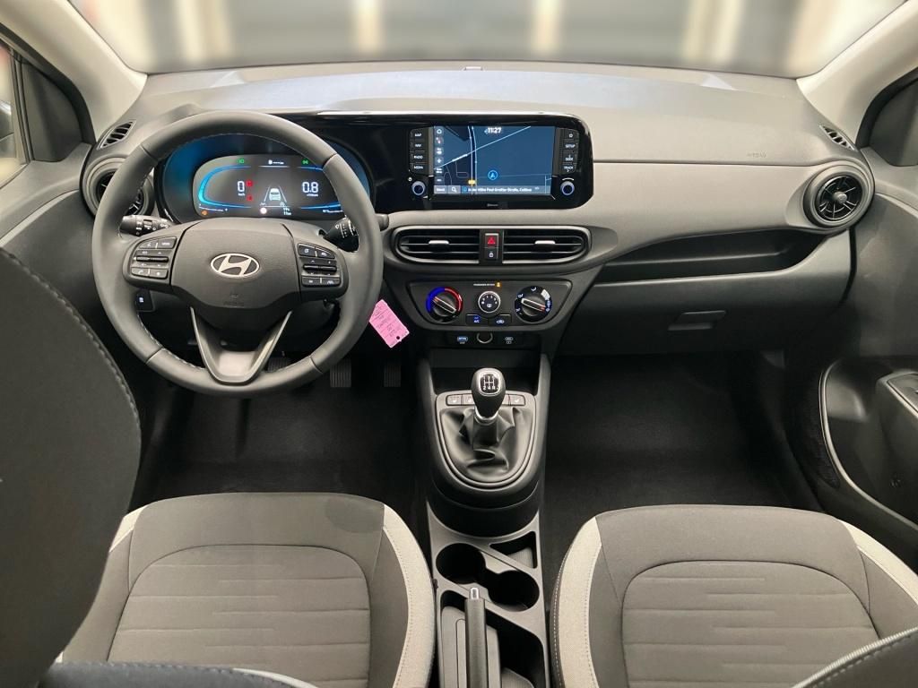 Fahrzeugabbildung Hyundai i10 1.0 Benzin 5-MT Trend Navi PDC KAM SHZ