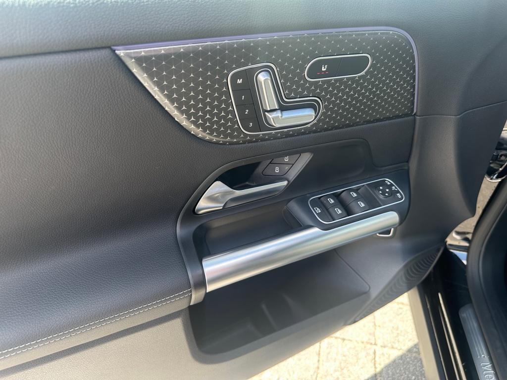 Fahrzeugabbildung Mercedes-Benz GLA 200 Progressive Memo KeyLess LED SHZ Ambie.