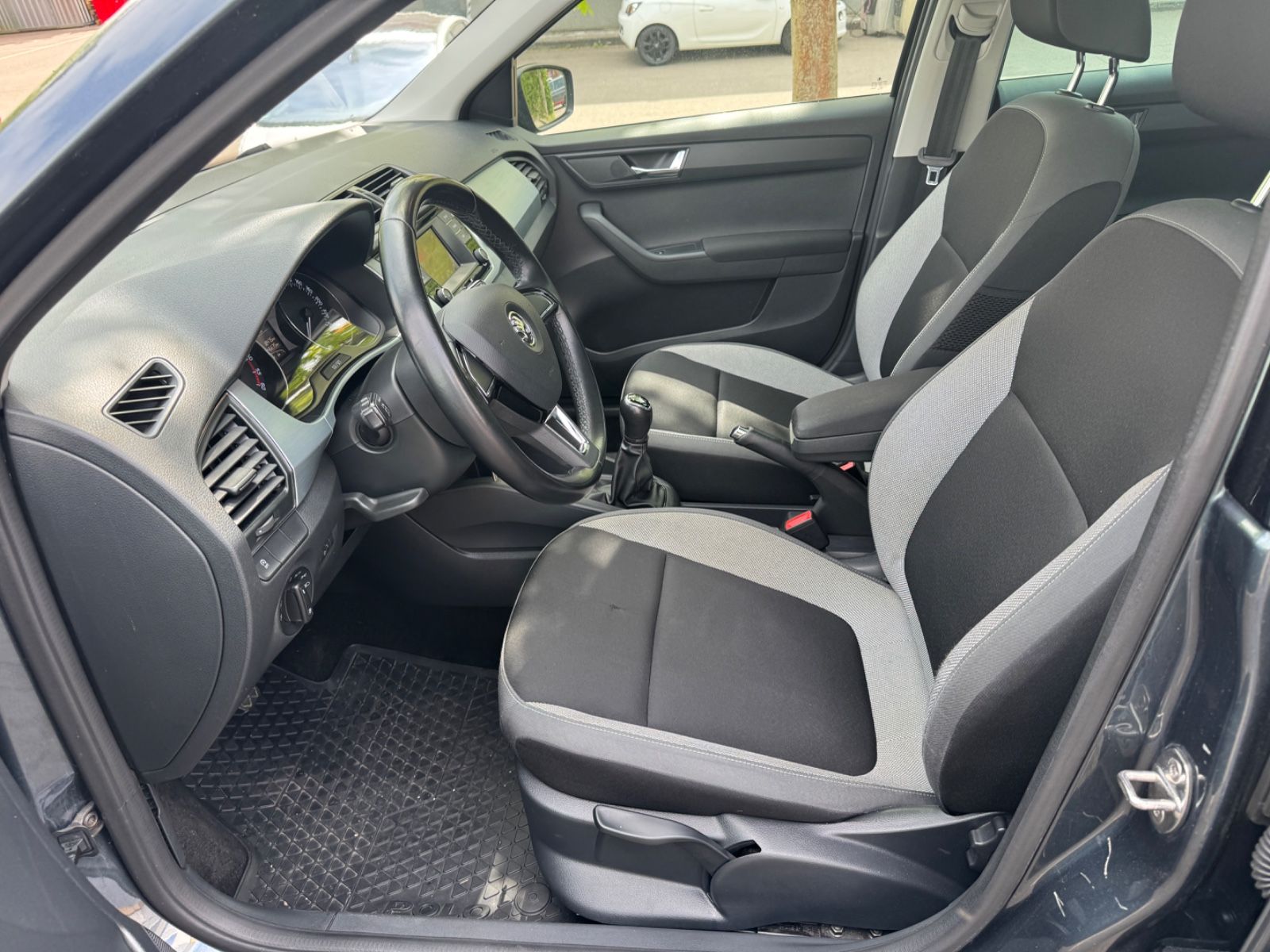 Fahrzeugabbildung SKODA Fabia Combi Ambition