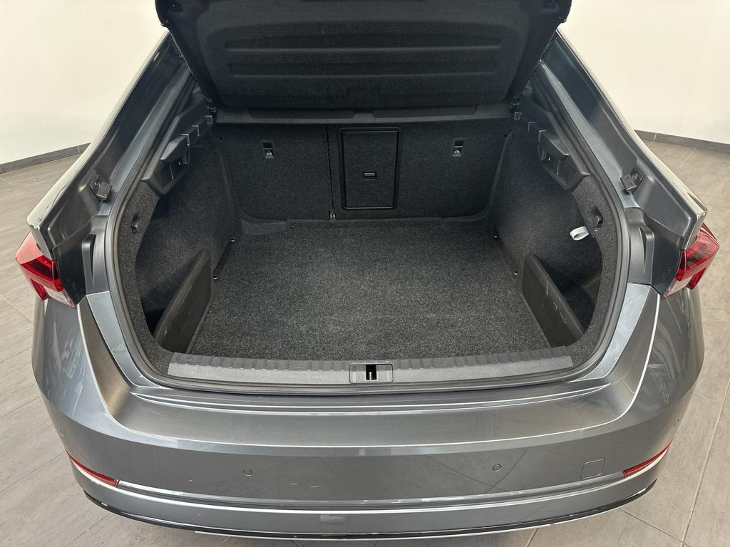 Skoda Octavia 2023 г. Серый, пробег 56750 км